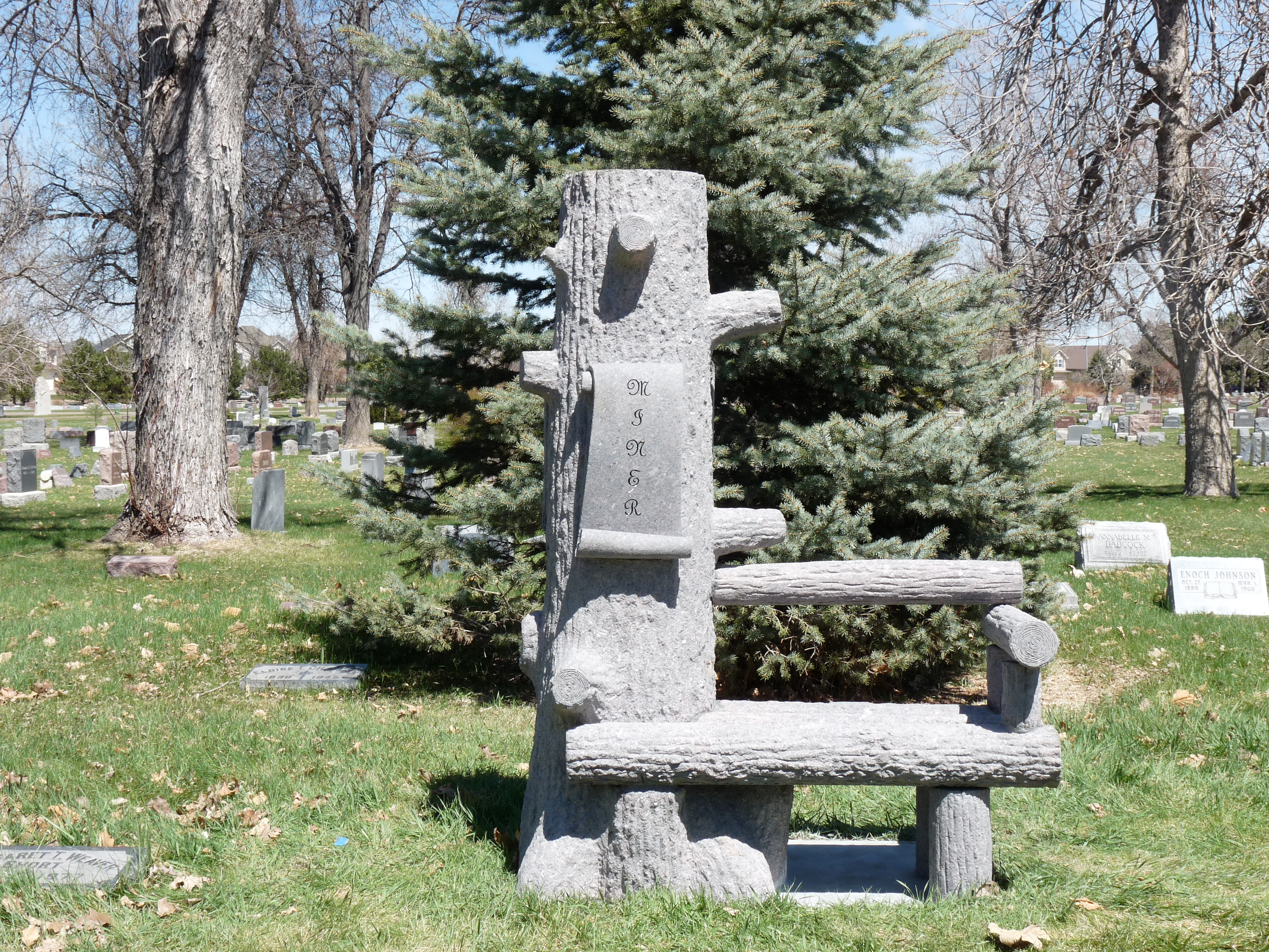 sculpture of memorial bench